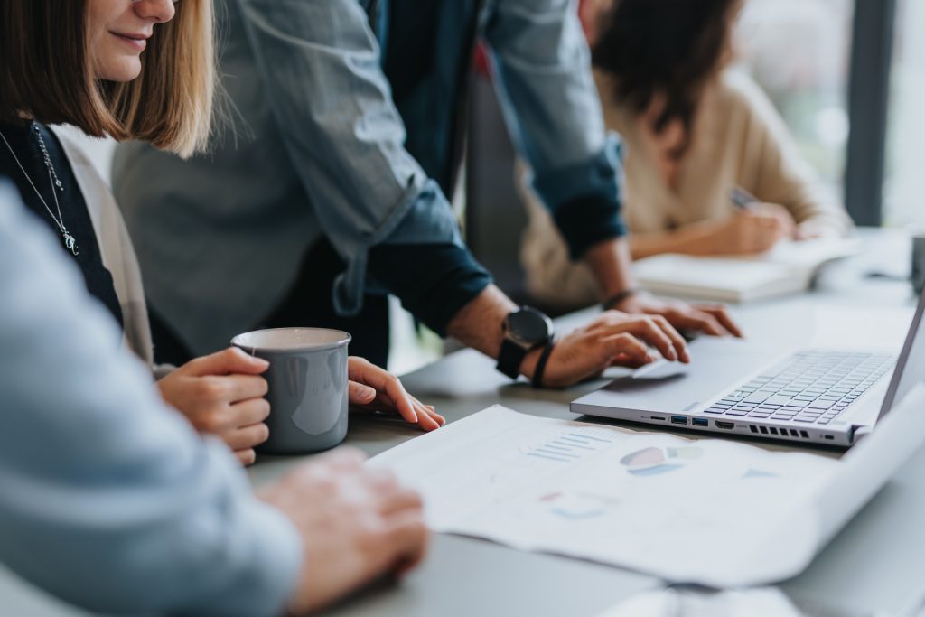 Weak Online Reputation Signs & Management Solutions